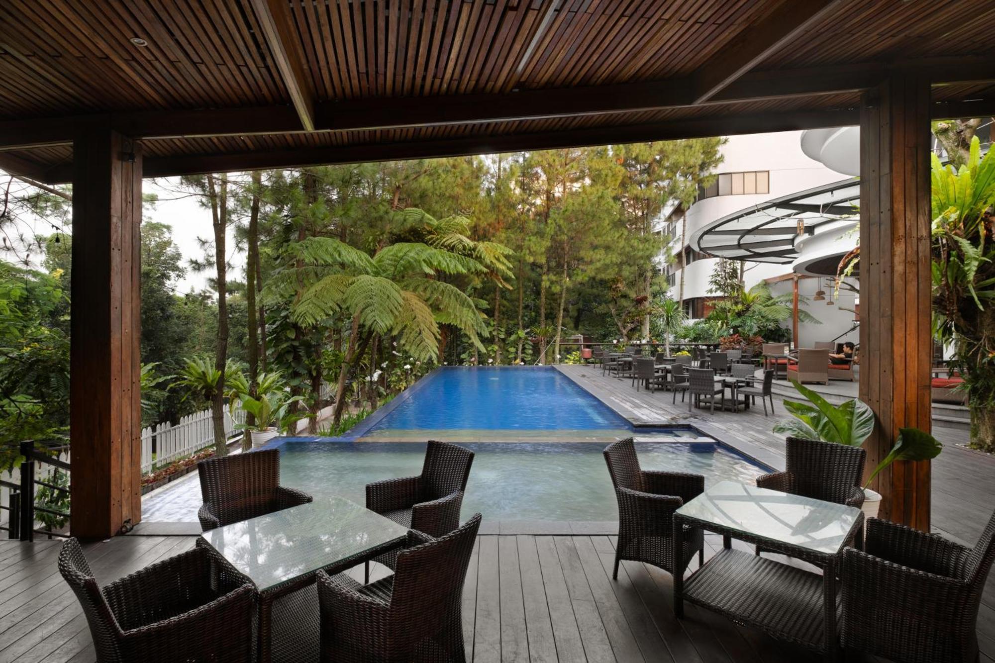 House Sangkuriang Hotel 3*